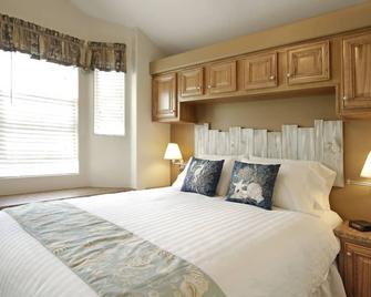 Cozy Vacation Cottage 200 at Pismo Sands RV Resort - Oceano - Bedroom