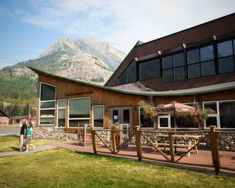 Waterton Lakes Lodge Resort - Waterton - Building