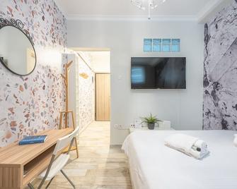 Welcoming Koukaki Home by Cloudkeys - Athens - Bedroom