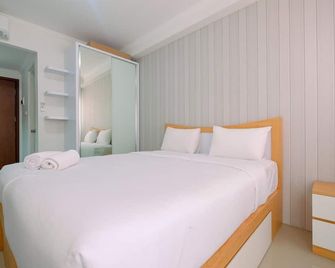Modern And Simple Studio Signature Park Grande Apartment - Jakarta - Bedroom