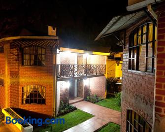 Great Hostels Backpackers Los Pinos - Baños (Tungurahua) - Bygning
