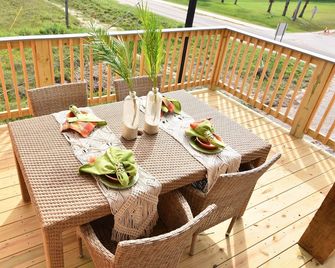 Surfside Freeport Beach Houseocean&bayviews,stepsfromtheocean! Snowbirds Welcome - Freeport - Balcón