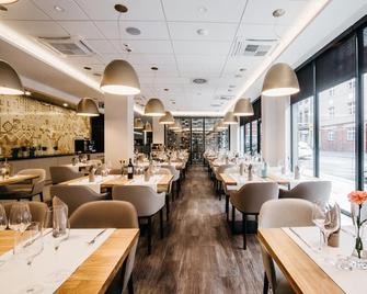 Q Hotel Plus Katowice - Katowice - Restauracja