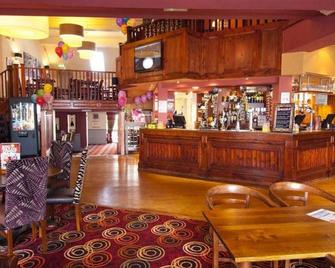 Premier Inn Preston West - Preston - Bar