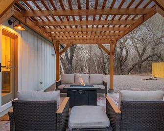Geodesic Dome Retreat on West Clear Creek - Camp Verde - Patio
