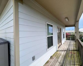 Blue Water Villa G - Coastal Realty Group - Grand Isle