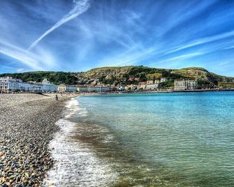 Llandudno Bay Hotel - Llandudno - Strand