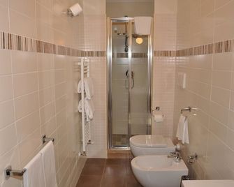 Hotel Fontana Del Re - Ariano Irpino - Bathroom