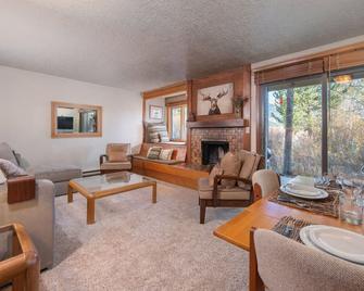 Jhrl Aspens Bearberry 3412 First Floor Aspens Condo With Teton Views - Wilson - Living room