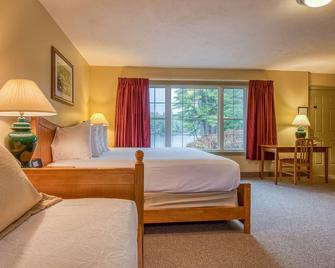 Purity Spring Resort - East Madison - Bedroom