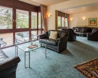 gut-Hotel Tannenhof - Haiger - Living room