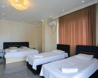 Comfortable B&B with WiFi, fitness room in superb Batumi - Batumi - Bedroom