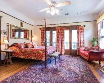 Herlong Mansion Bed & Breakfast - Micanopy - Bedroom