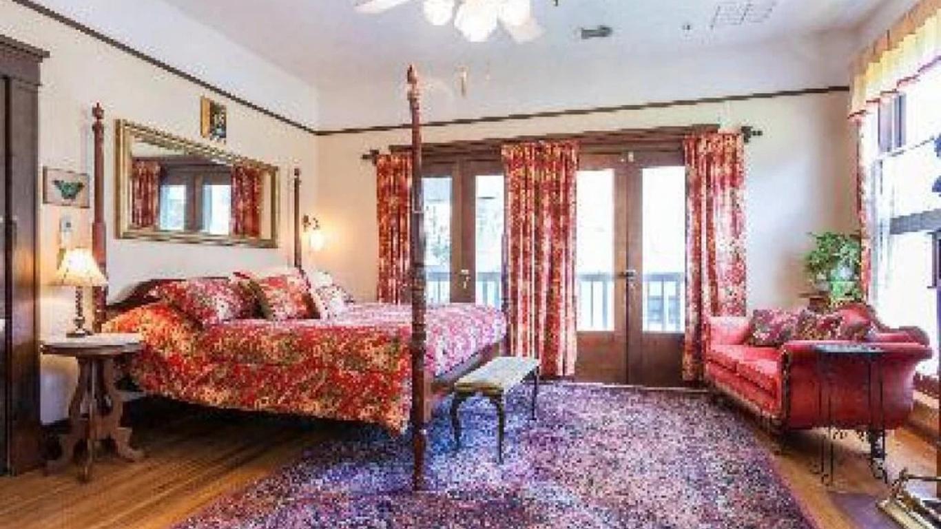 Herlong Mansion Bed & Breakfast