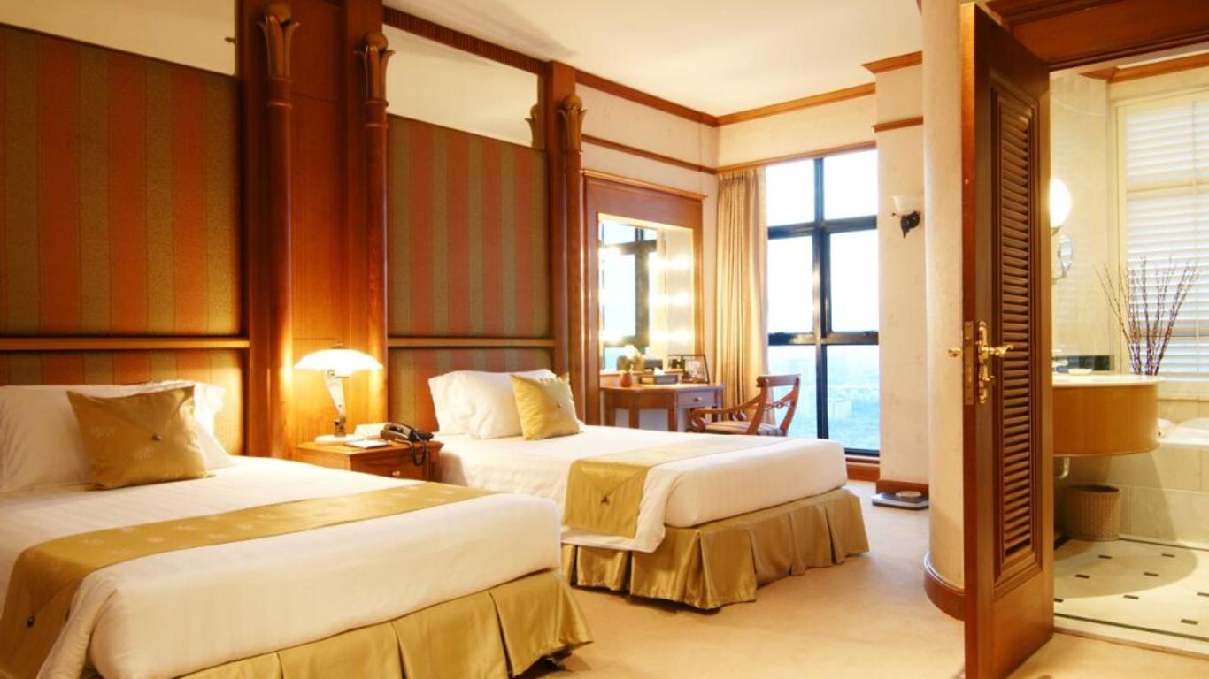 Grand Diamond Suites Hotel