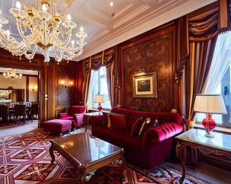 Fairmont Grand Hotel Kyiv - קייב - טרקלין