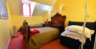 Au Pied Du Chateau - Lourdes - Bedroom