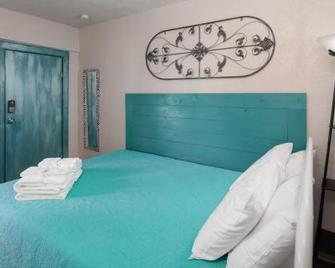 Enchanted Hideaway Cabins And Cottages - 魯伊多索 - 臥室