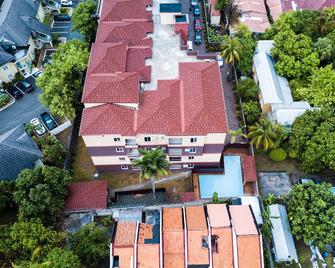 Hamptons at Fairway across from AC Marriott Unit No3 - Kingston - Rakennus