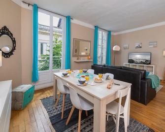 Appartement Coeur de Ville rue Saint-Laud - Angers - Dining room