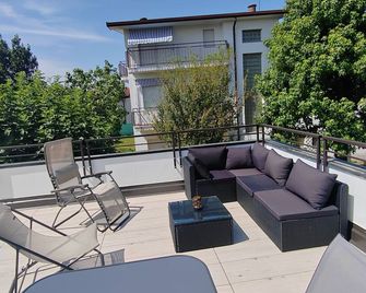 La Terrazza - Very Quiet - Free Park - 3 Min Varese Center And Lake - Air Cond. - Varese - Balkon
