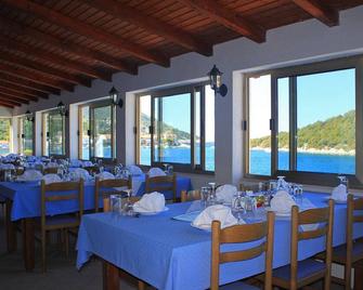 Apartments by the sea Zaklopatica, Lastovo - 8342 - Lastovo - Restaurant