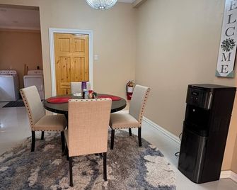 Carmichael Suites - Georgetown - Jídelna