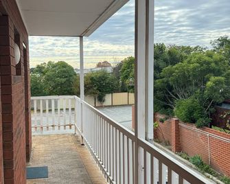 Budget Motel Midland - Midland - Balcony