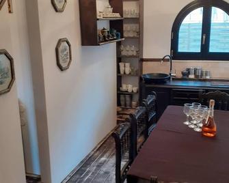 Wine House - Bucov - Comedor