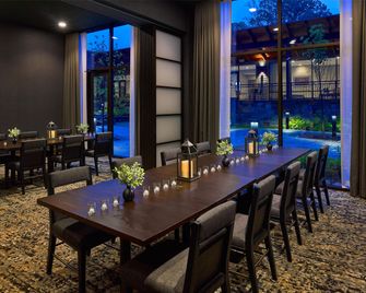 Embassy Suites by Hilton Gatlinburg Resort - Gatlinburg - Restoran