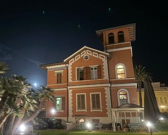Palazzo Moresco - Santa Marinella - Будівля