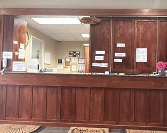 Pleasant Night Inn Carthage Near Fort Drum - Carthage - Front desk