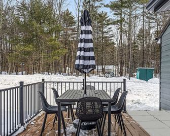 Acorn Bungalow & Lodge - Luxury Cabin, Catskills - Cairo - Patio