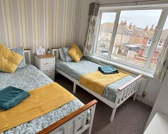 Seabreeze Apartment - Eastbourne - Schlafzimmer