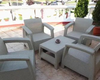 City Panzio - Balatonlelle - Patio