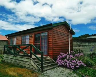 Baudins Accommodation - Naracoopa - Edificio