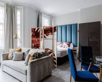 Apartments in the Heart of High Street Kensington - London - Living room