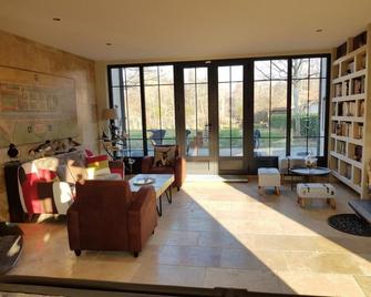 Chateau des Perichons - Chartre - Living room