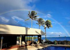 Oceanfront true 2 bedroom w/lanai on Molokai - Kaunakakai - Pool