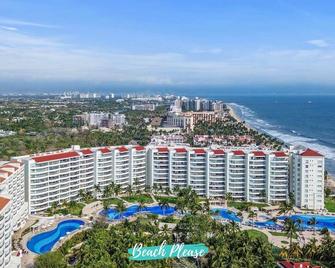 Villamagna - Beachfront Retreat with Oceanviews - Nuevo Vallarta - Edificio
