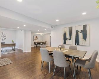 TCH - Spacious 5bd/2ba home in Dallas with Office - Dallas - Dining room