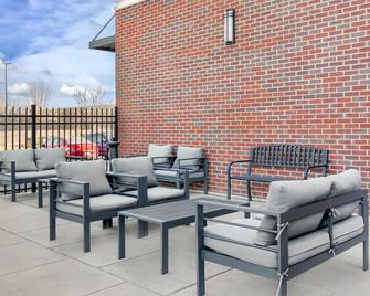 هوليداي إن لويسفيل أيربورت ساوث باي آيتش جي - لويزفيل (كنتاكي) - شرفة