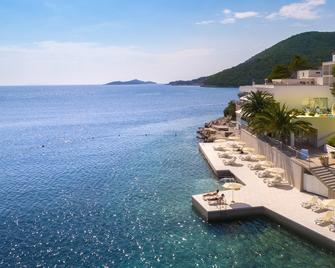 أمينيس يونيك لوم هوتل - Smokvica - شاطئ