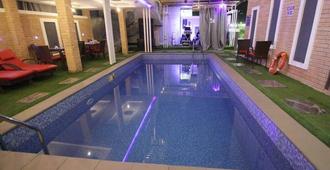 Meridian Lodge Hotel and Resort - Benin City - Pool
