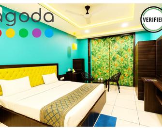 Goroomgo Royal Crown Puri Walking Distance From Sea Beach - Konark - Bedroom