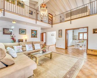 Ideal Property Mallorca - Sa Rota - Santa Margalida - Huiskamer