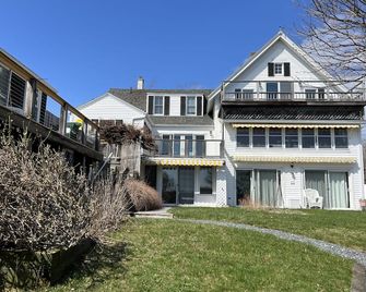 New Listing! Garden level Apartment with great harbor access! - Southwest Harbor - Building