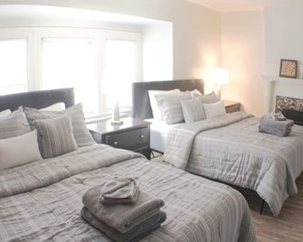 Steps Away From Hospital - 2 Queen Bed - City View - Pittsburgh - Habitación