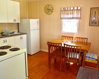 Doran Bay Resort - Iroquois - Cottage - 1 - Iroquois - Dining room