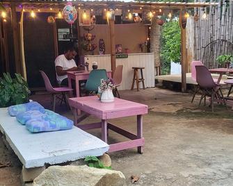 Mar de Fondo - Puerto Escondido - Patio